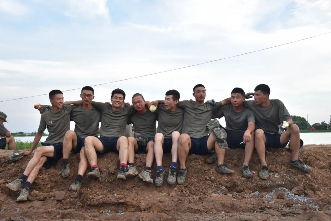 I:迅雷下载员工 党员临时图片8.jpg