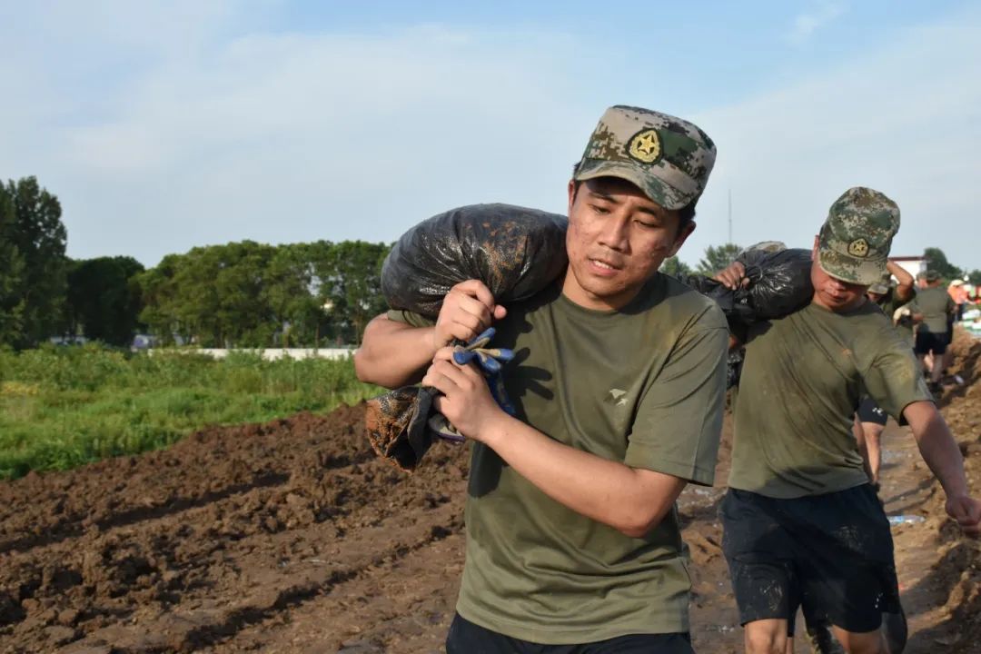 I:迅雷下载员工 党员临时图片6.jpg